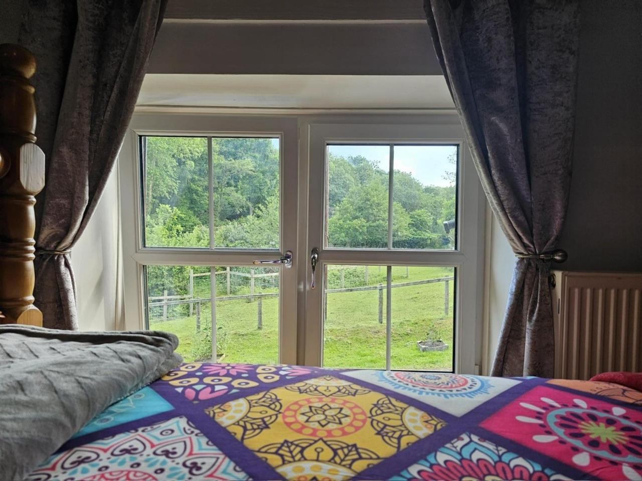 The Cottage Govilon Екстер'єр фото