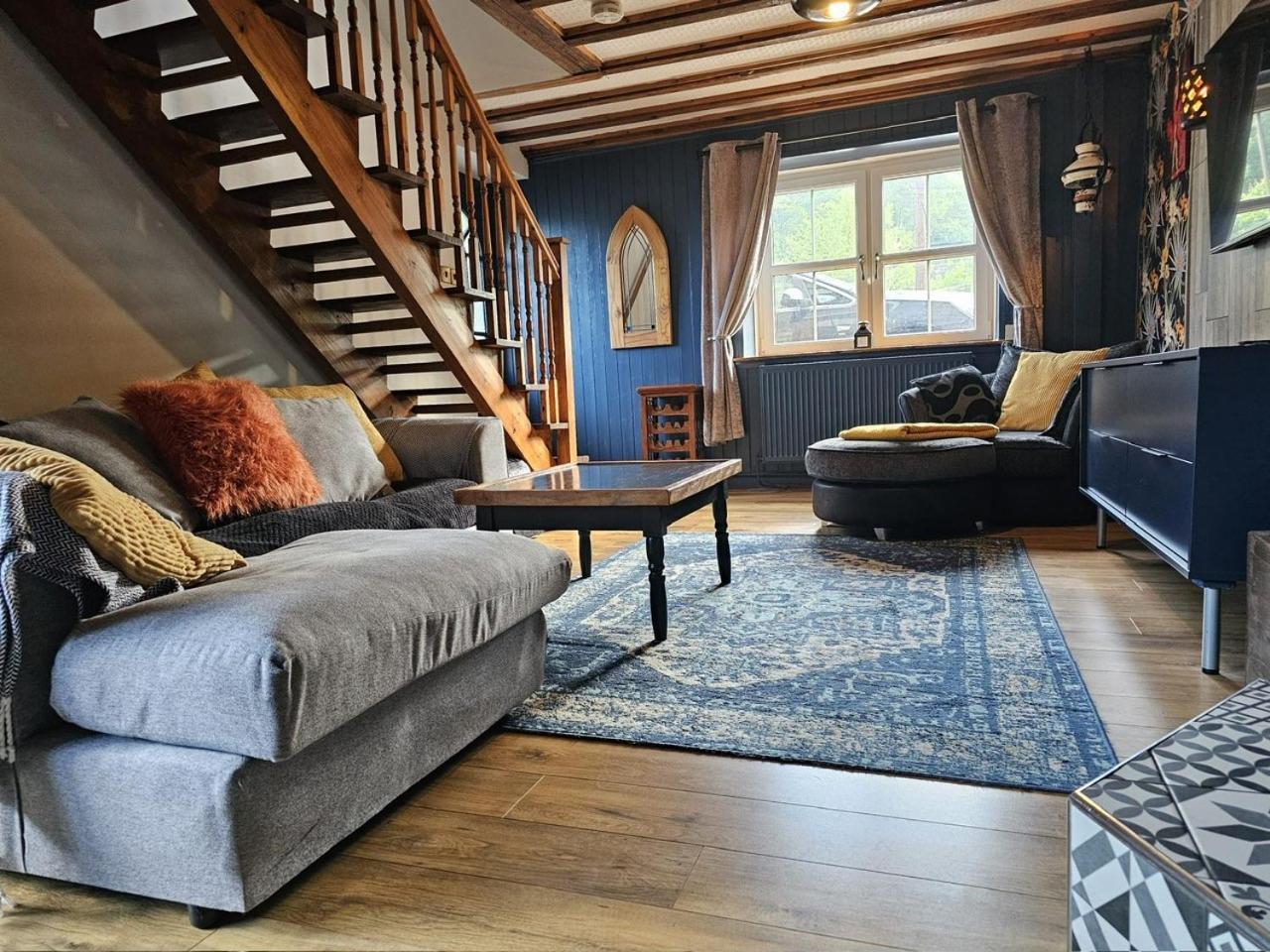 The Cottage Govilon Екстер'єр фото